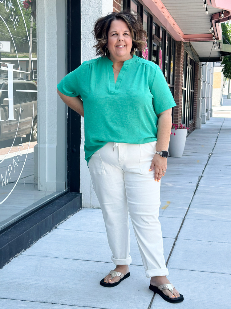 The Aubrey Collared V-Neck Basic - Kelly Green