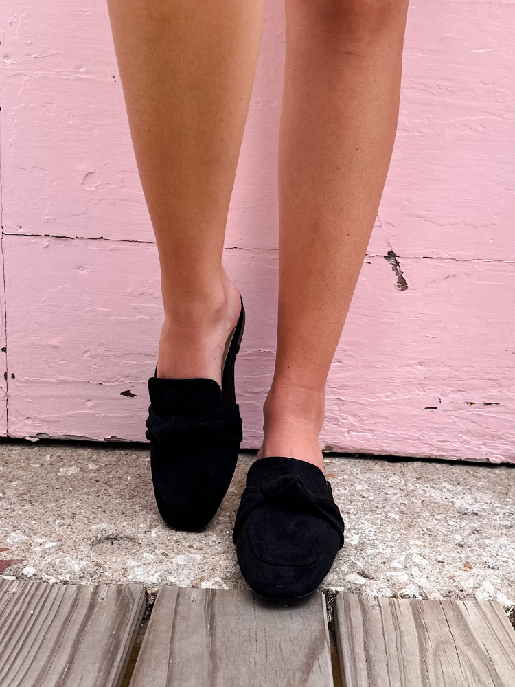 Clingy Loafer - Black Suede