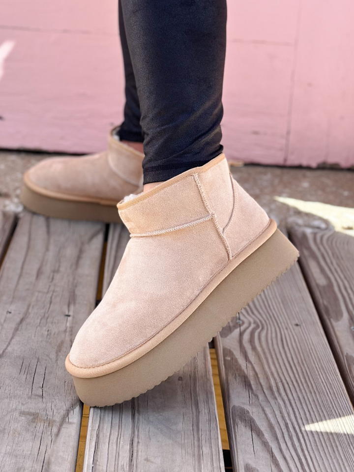 Room Service Boot - Camel Suede