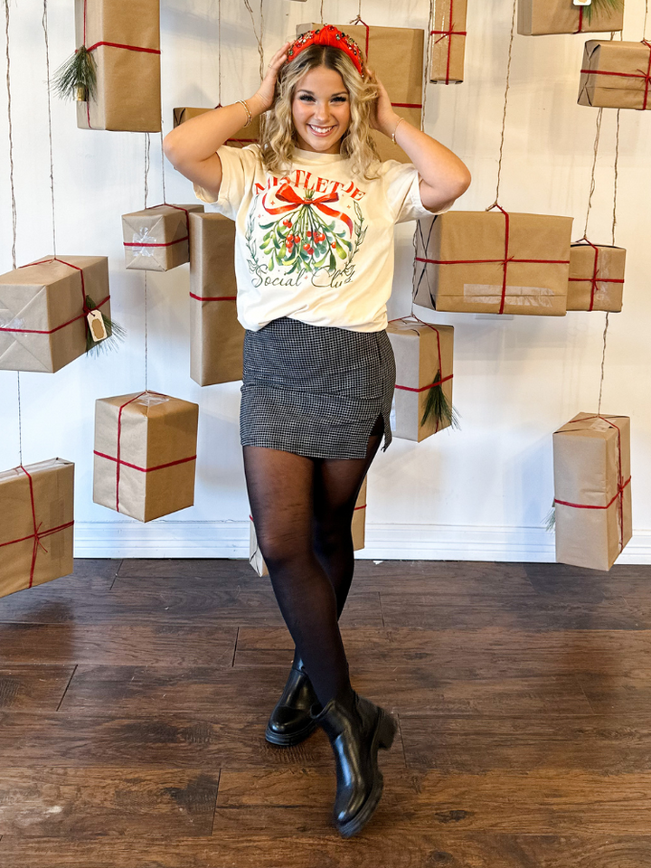 Mistletoe Social Club Tee - Ivory