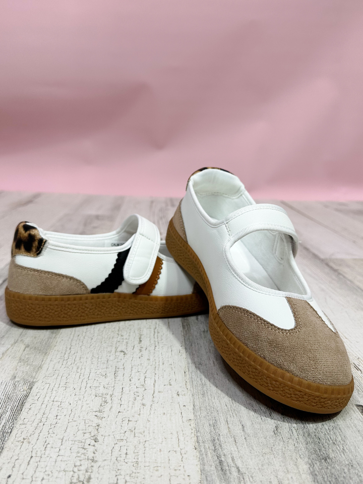 The Calm Down Sneaker - Sand