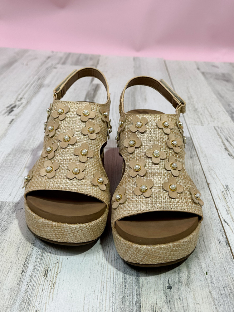 The Carley Wedge - Raffia Flower