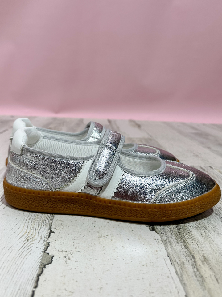 Calm Down Sneaker - Silver