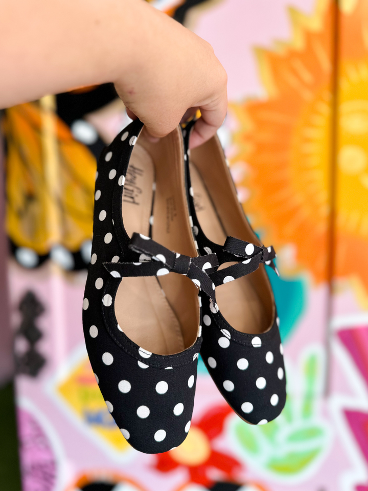 Layover Flats - Black &amp; White Polka Dots